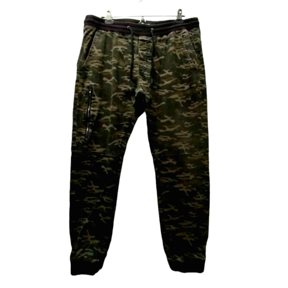 Urban camo cargo pants sz large
